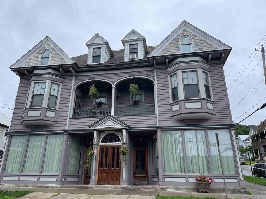 Redefined Alchemy - Bright, Eclectic, Pretty Apt 3E Little Falls Exterior photo
